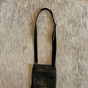 Michael Kors Black Crossbody Bag Sleek Design